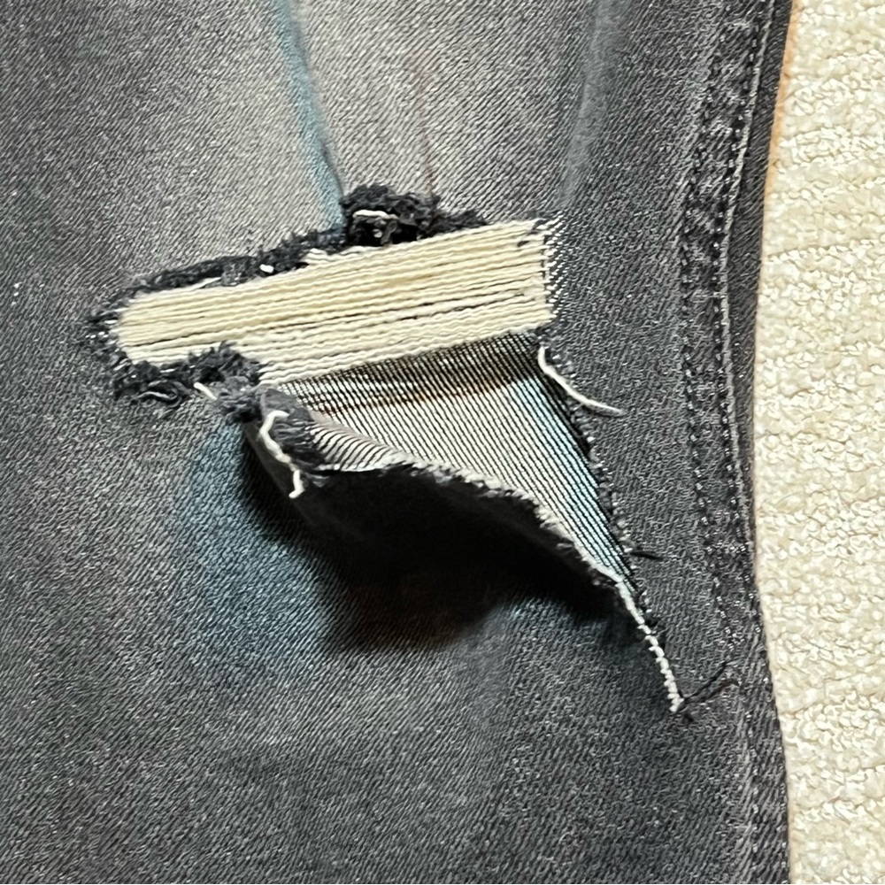 Hollister Ultra High Rise Mom Jean Light Black Distressed Women Sz. 1 25/27 NWD - Picture 8 of 8